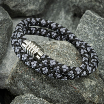 Eigen paracord armband - Grijs / zwart touw