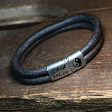 Dubbel gevlochten zwart leren armband Yin-yang gravure