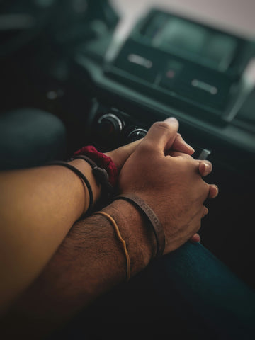 De betekenis achter gegraveerde armbanden: Een persoonlijk cadeau