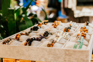 Het perfecte cadeau: Een handgids voor het kiezen van gegraveerde armbanden