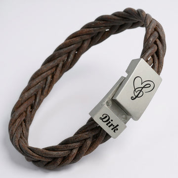 Kleine leren armband met gegraveerde naam – gevlochten leer