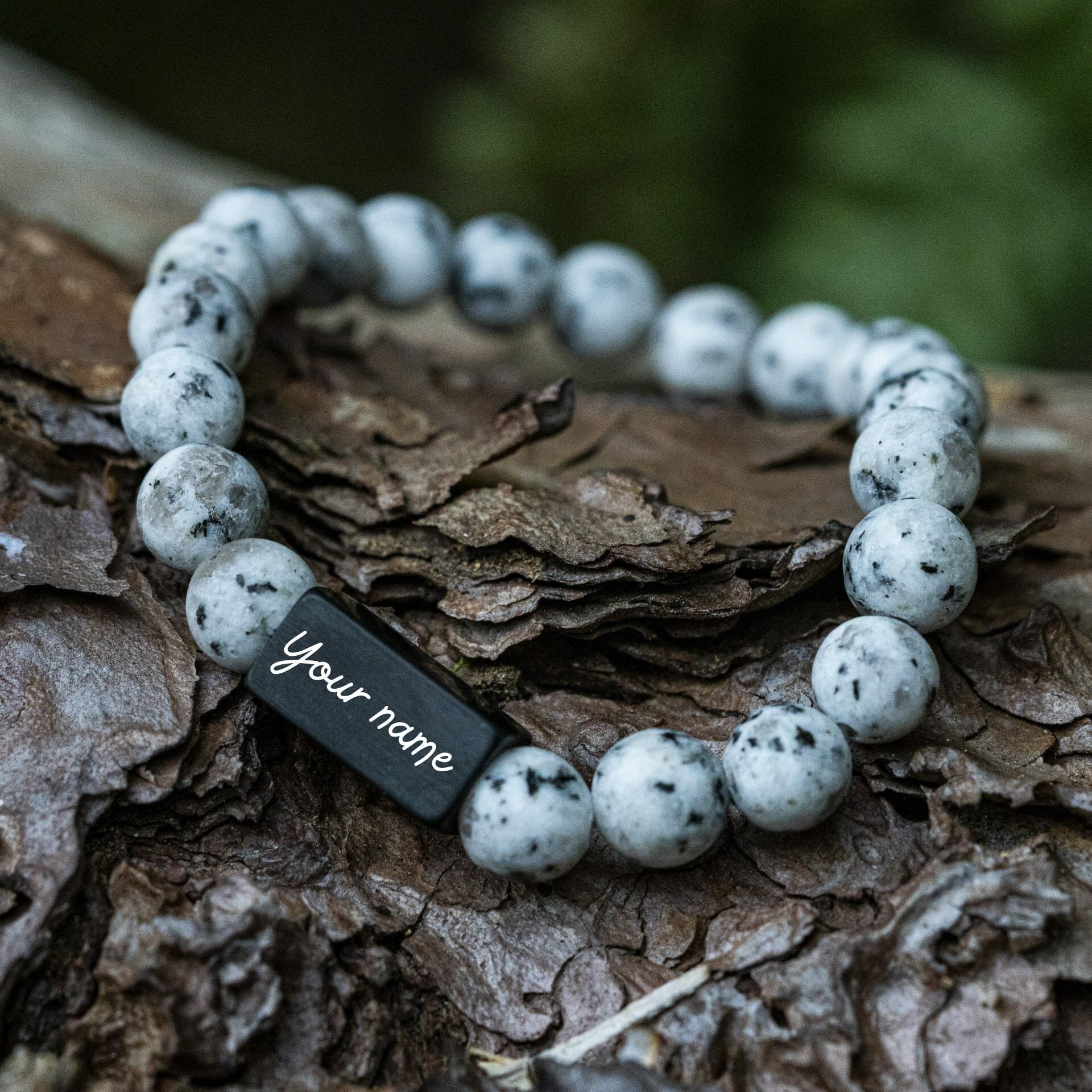 Midnight Snow – Kralenarmband met Persoonlijke Gravure