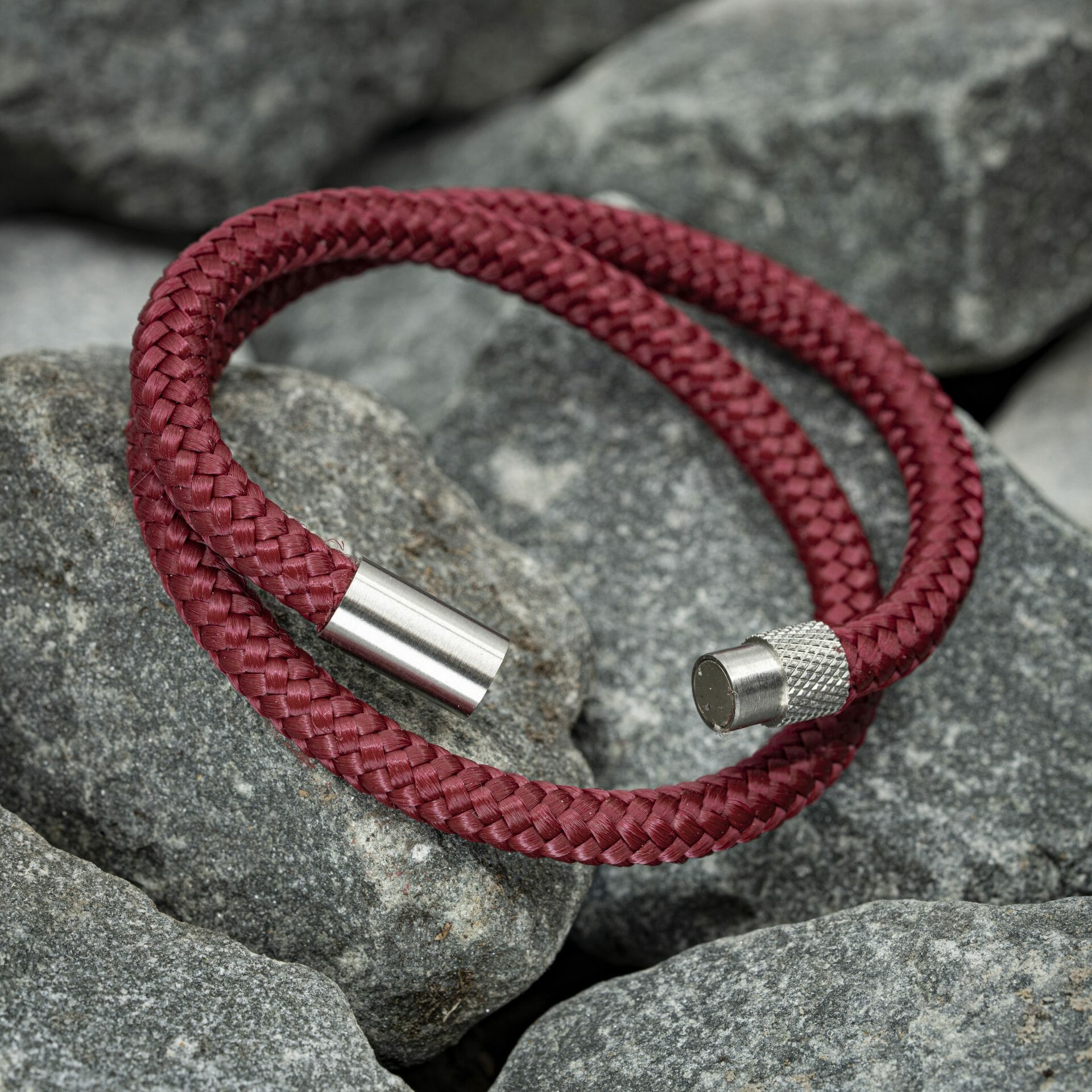 Navy™ Armband – Rood Touw