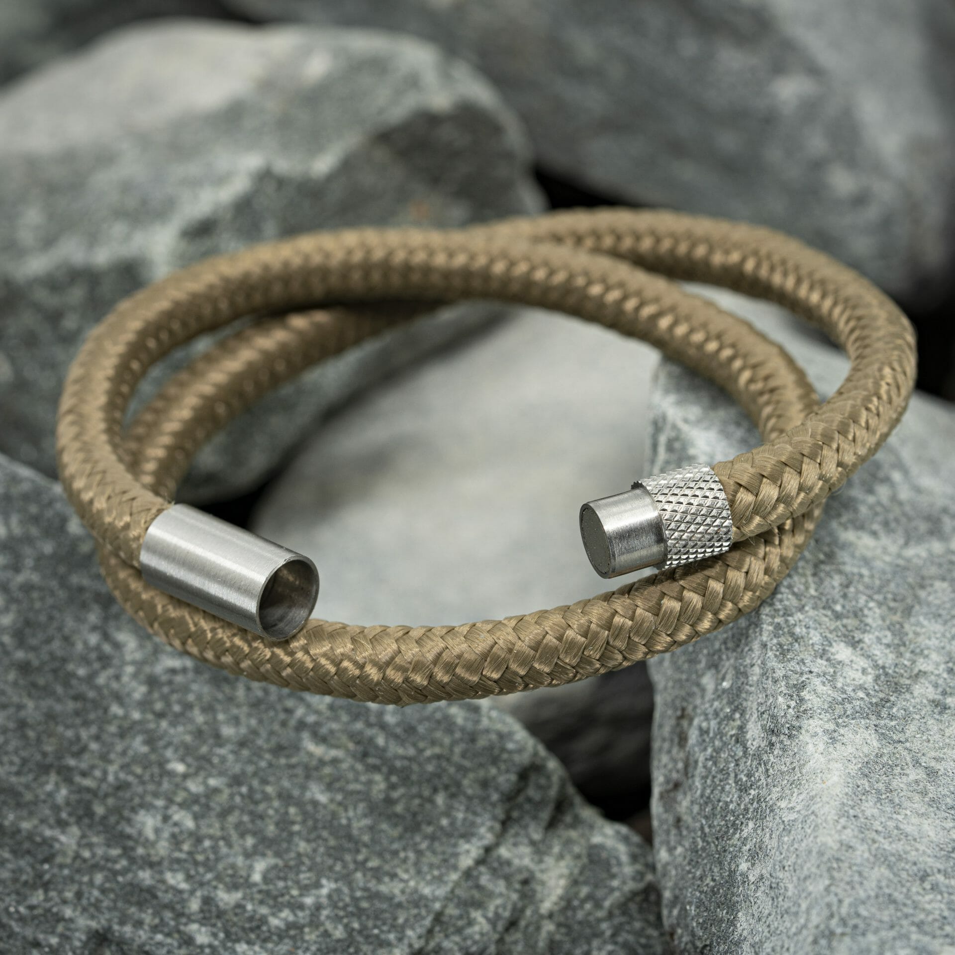 Navy™ Armband – Khaki Touw