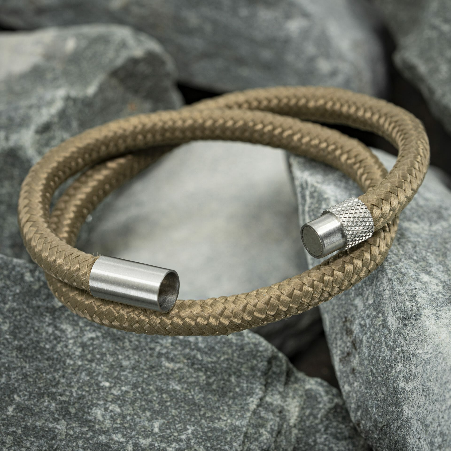 Navy™ Armband – Khaki Touw