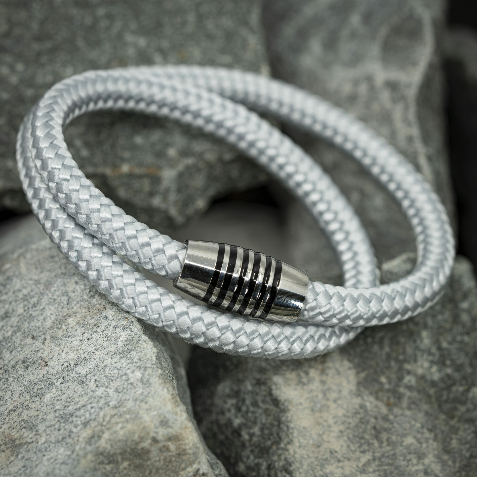 Navy™ Armband – Wit Koord