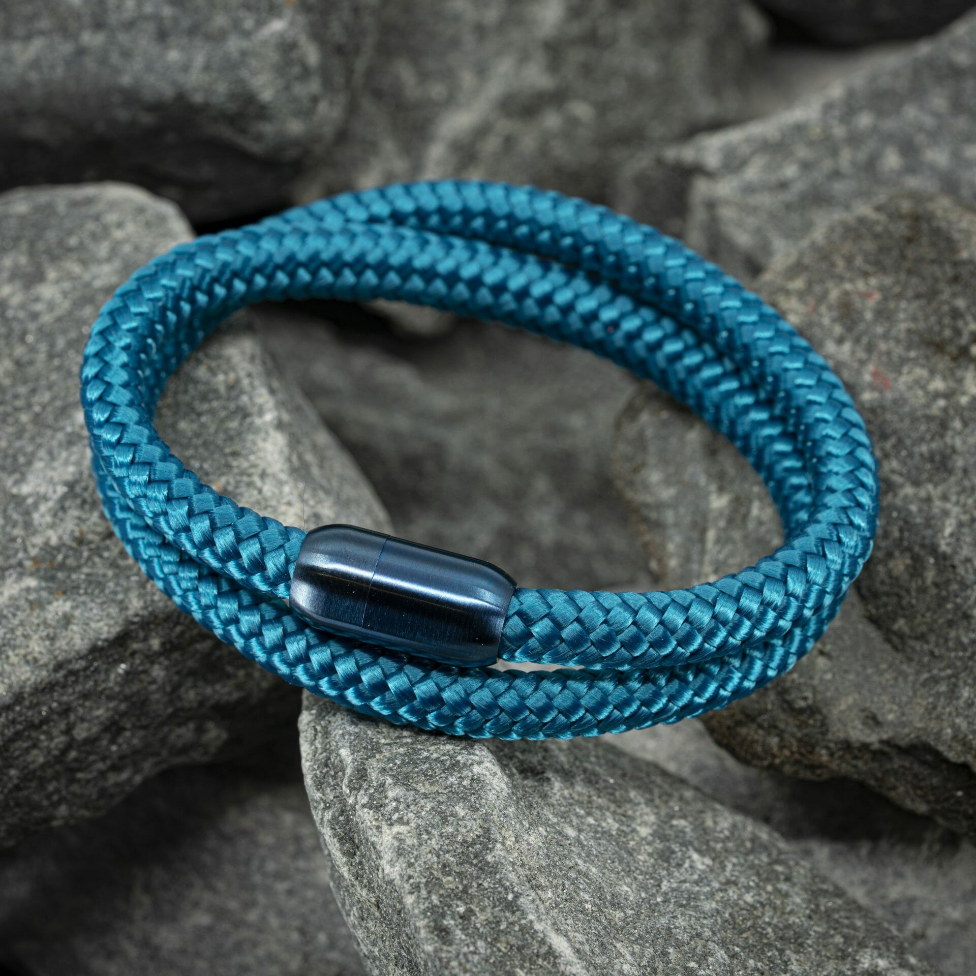 Navy™ Armband – Aqua Paracord