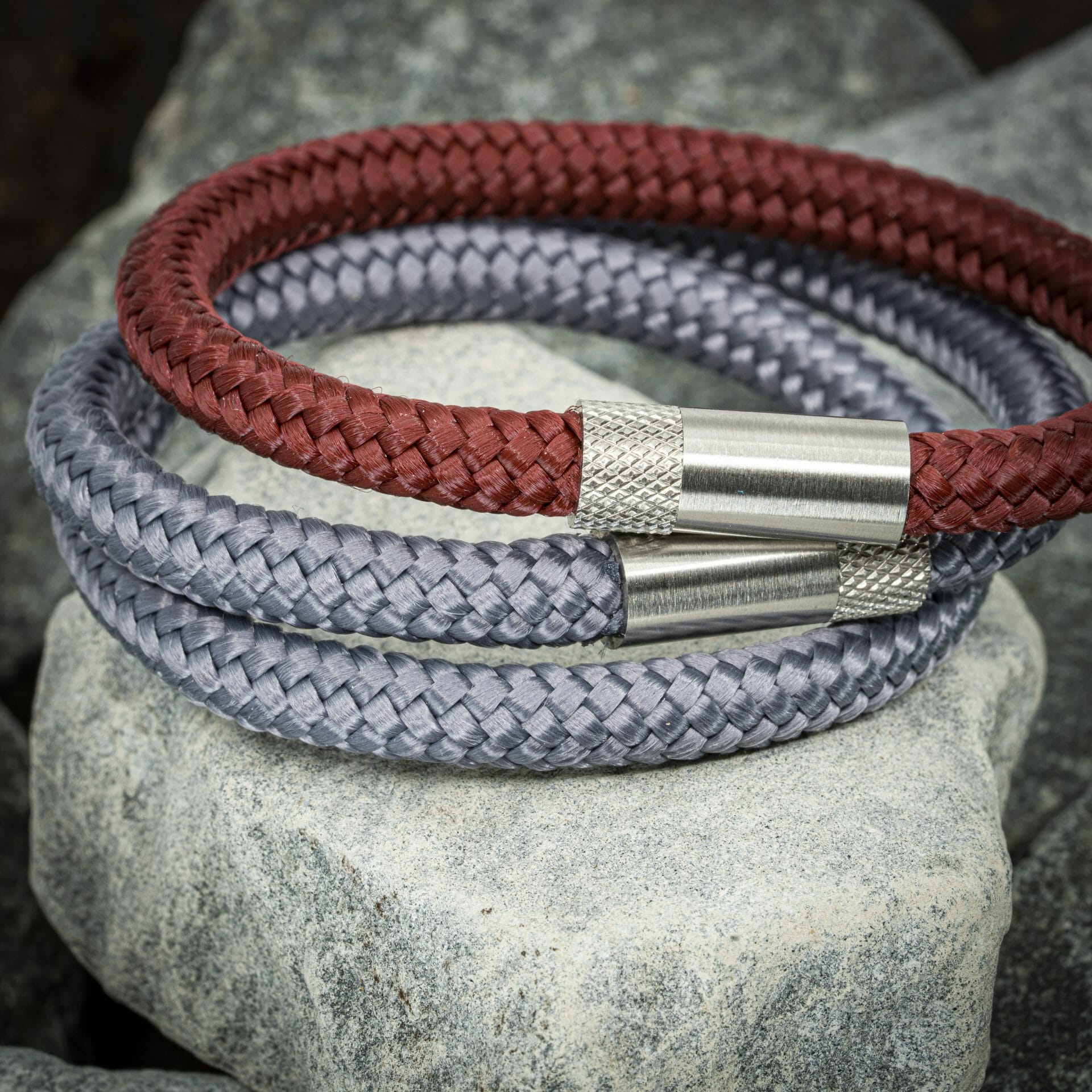 Navy™ Armband – Rood Touw