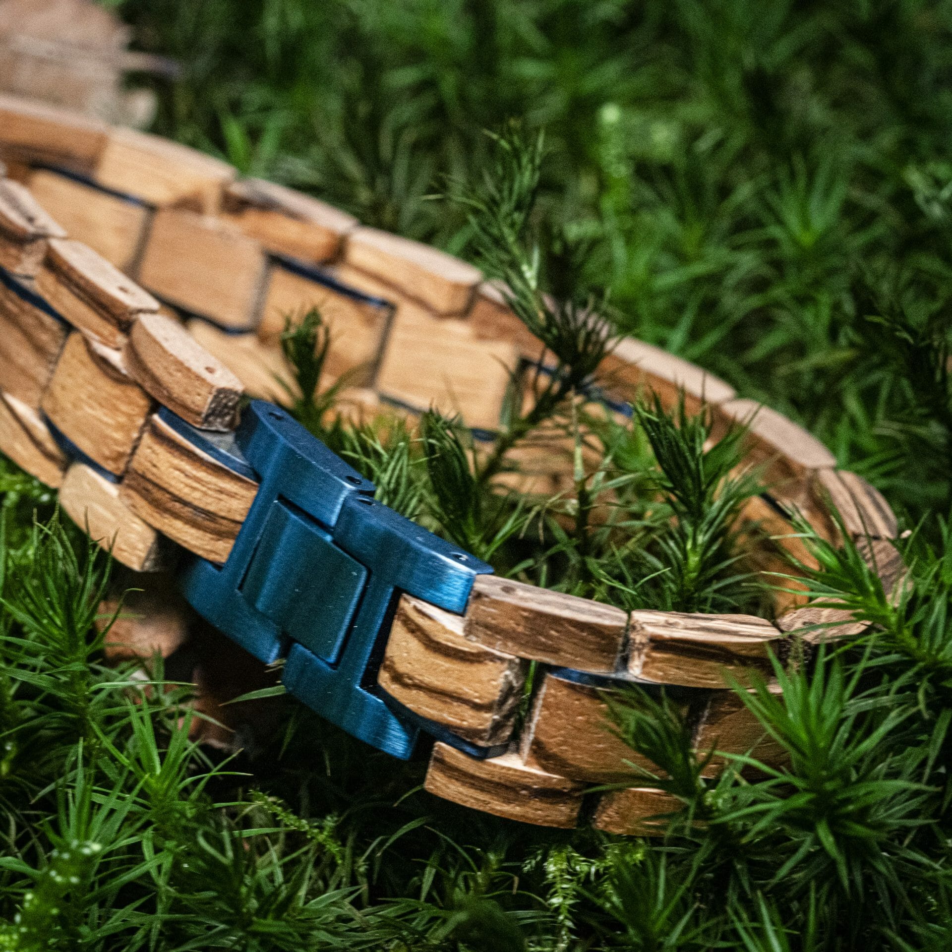 Tribe (Zebrano / Blauw) – Houten Armband