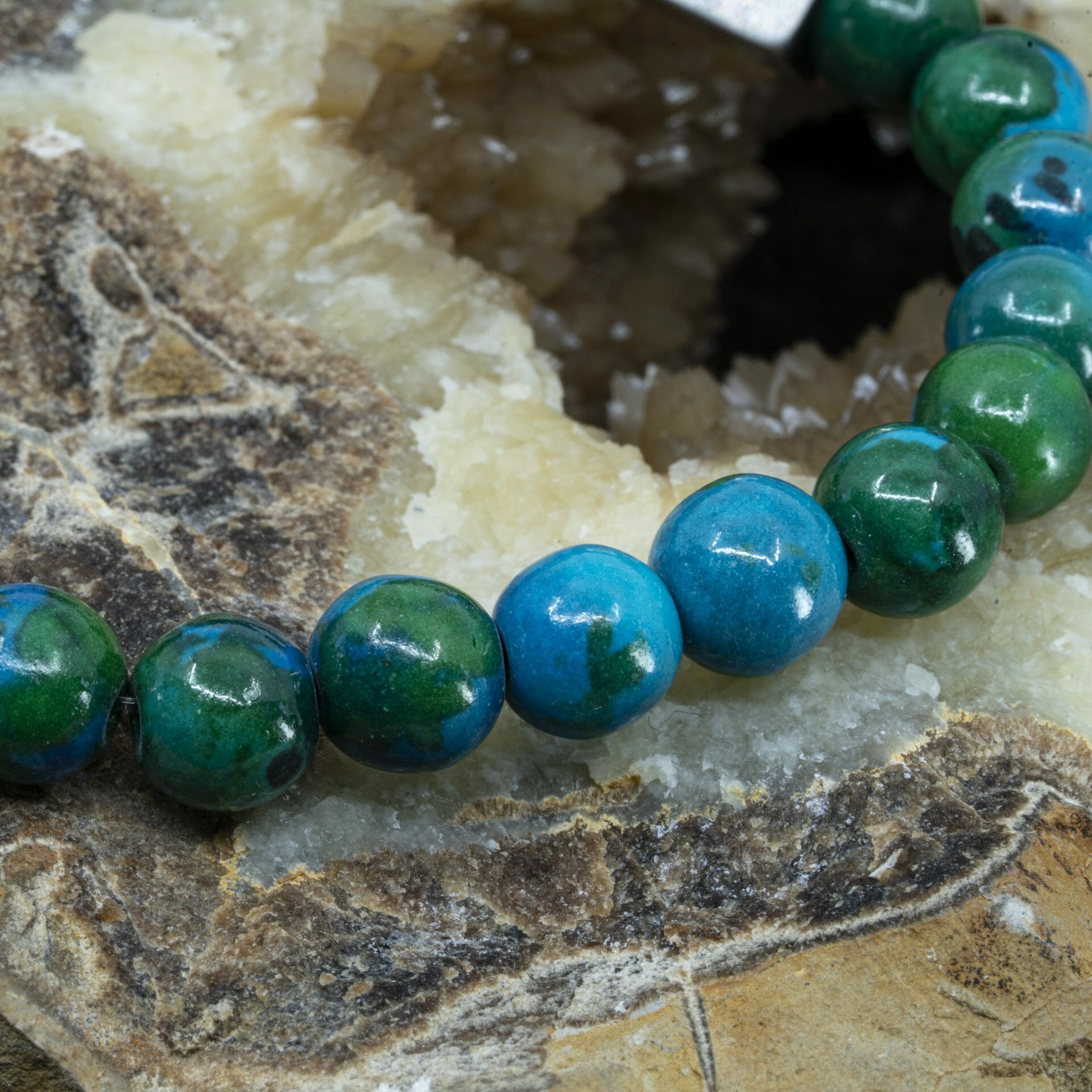 Mystic Earth – Thorobritholite Kralen Armband