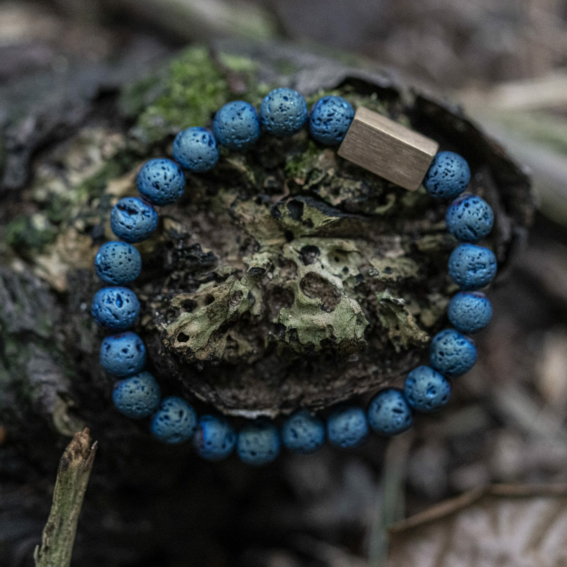 Voltage 'Electroplated Lava' blauwe kralen armband