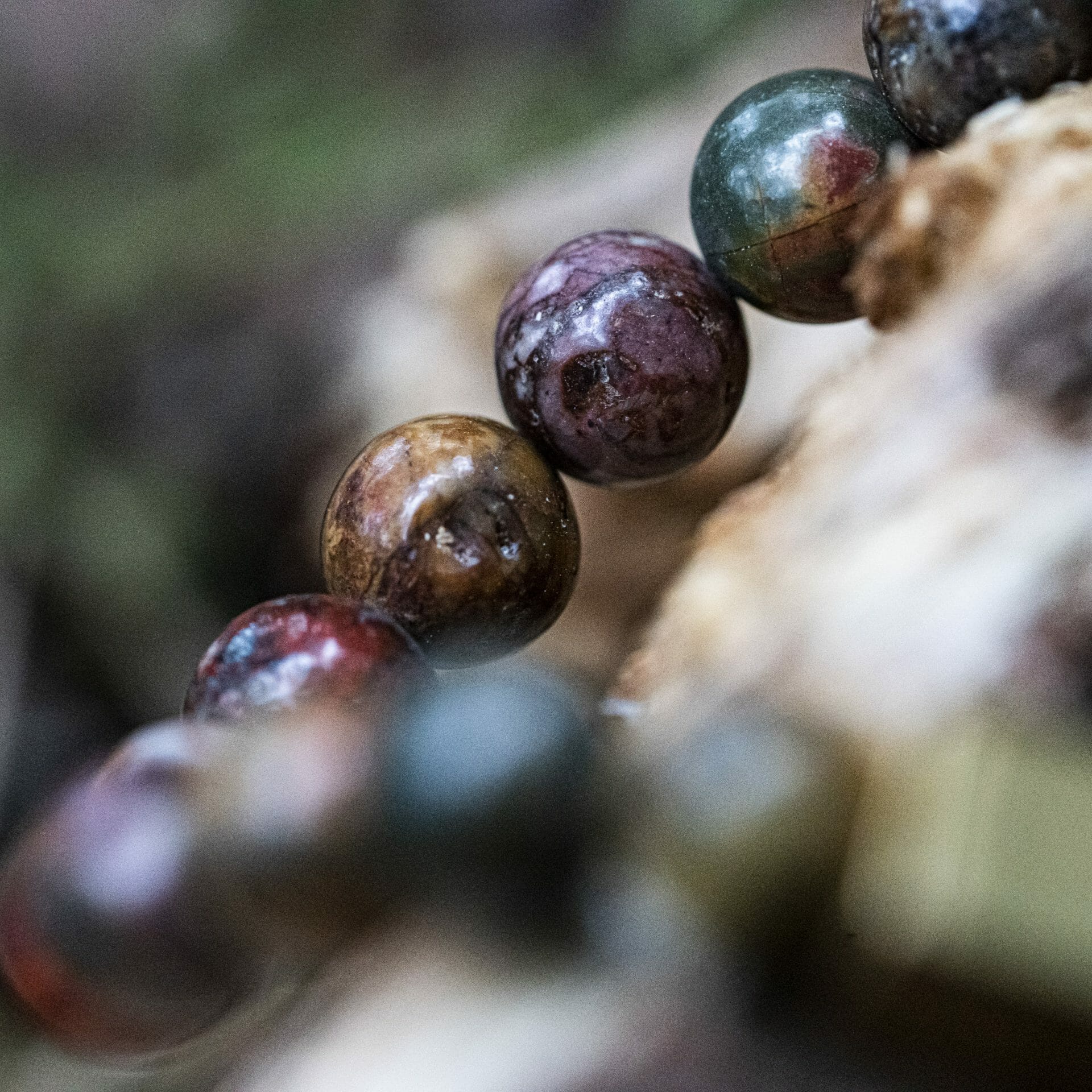 Picasso - Kleurrijke 8mm Jasper kralen armband