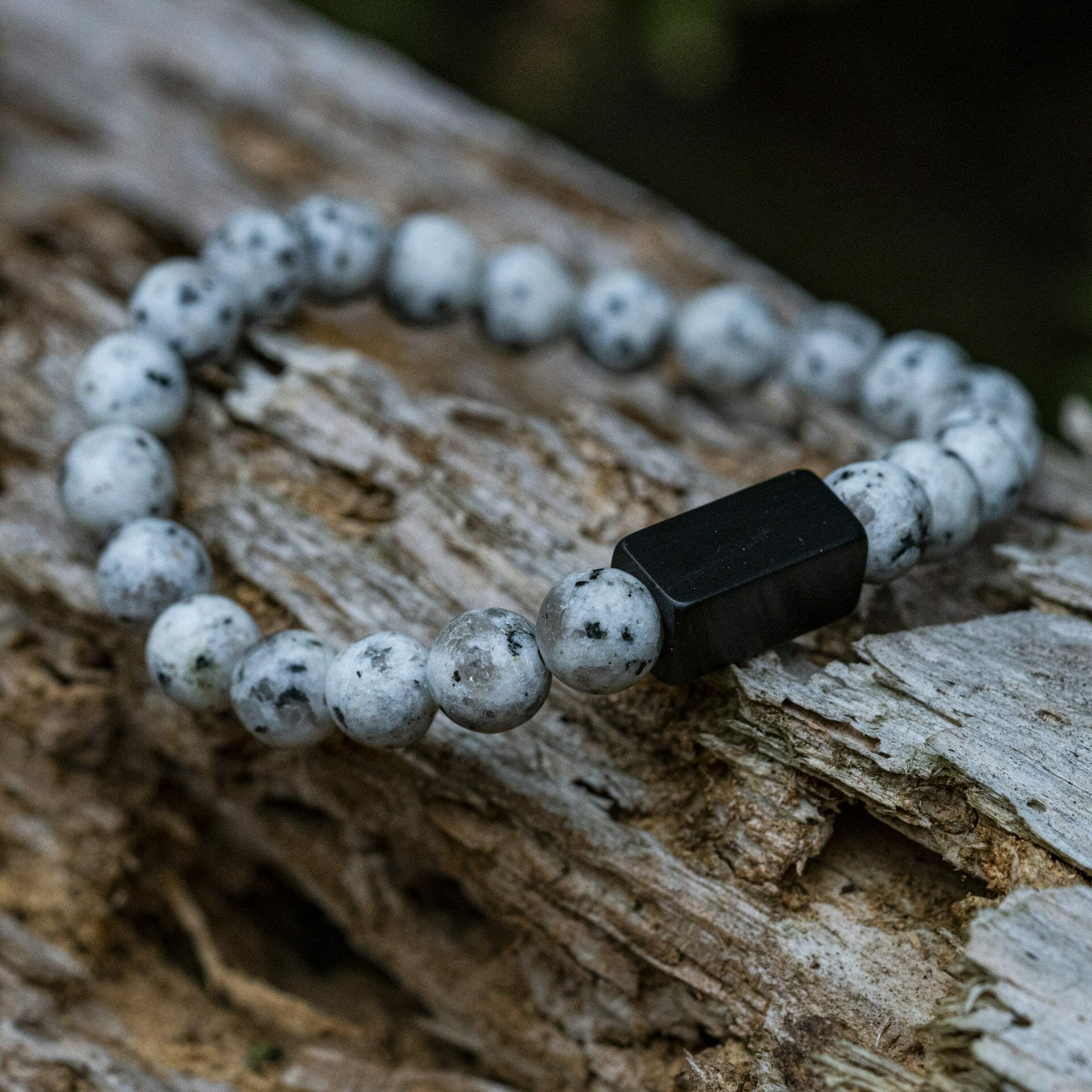 Midnight Snow – Kralenarmband met Persoonlijke Gravure