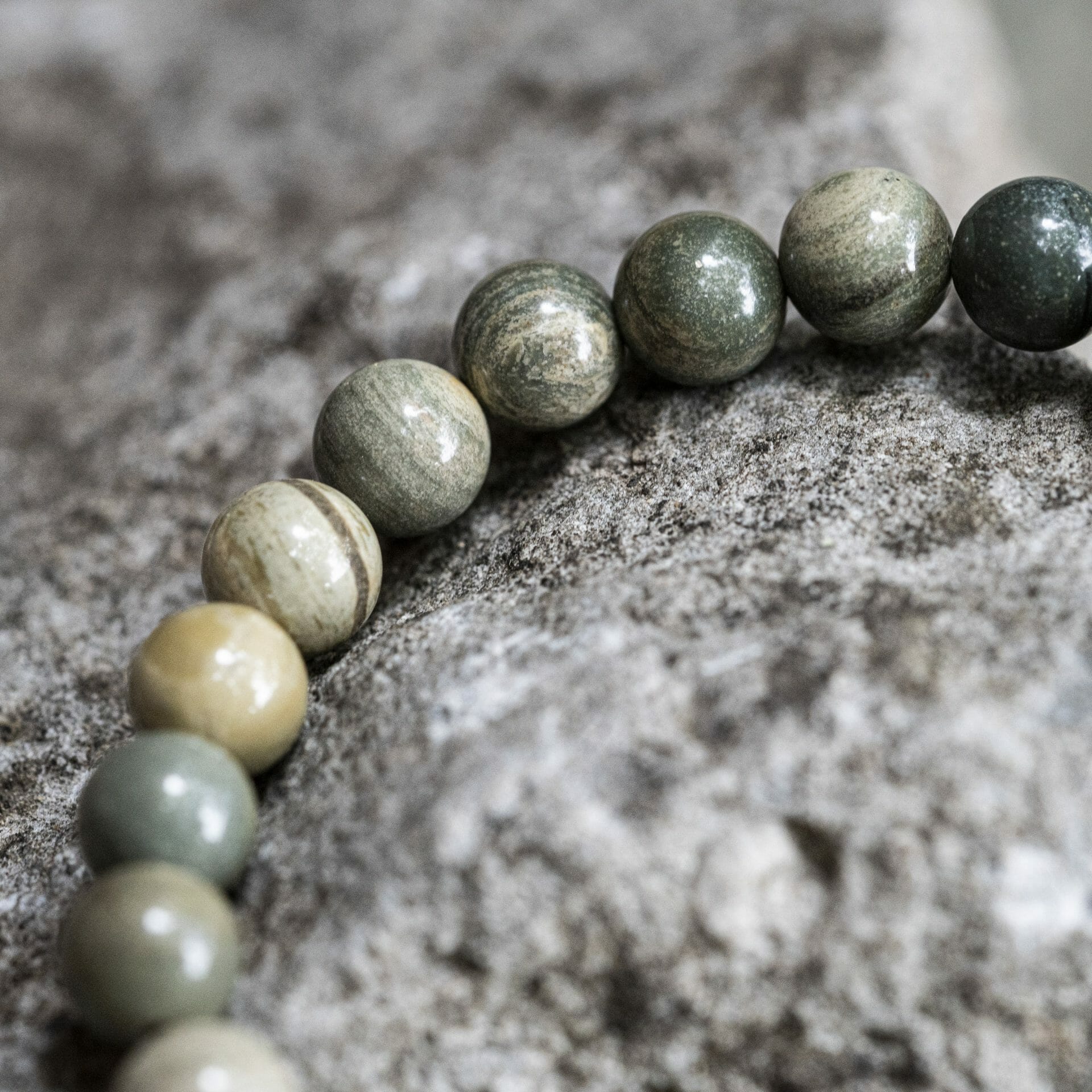 Natural Silver Leaf Jasper - Egyptische Kralen Armband