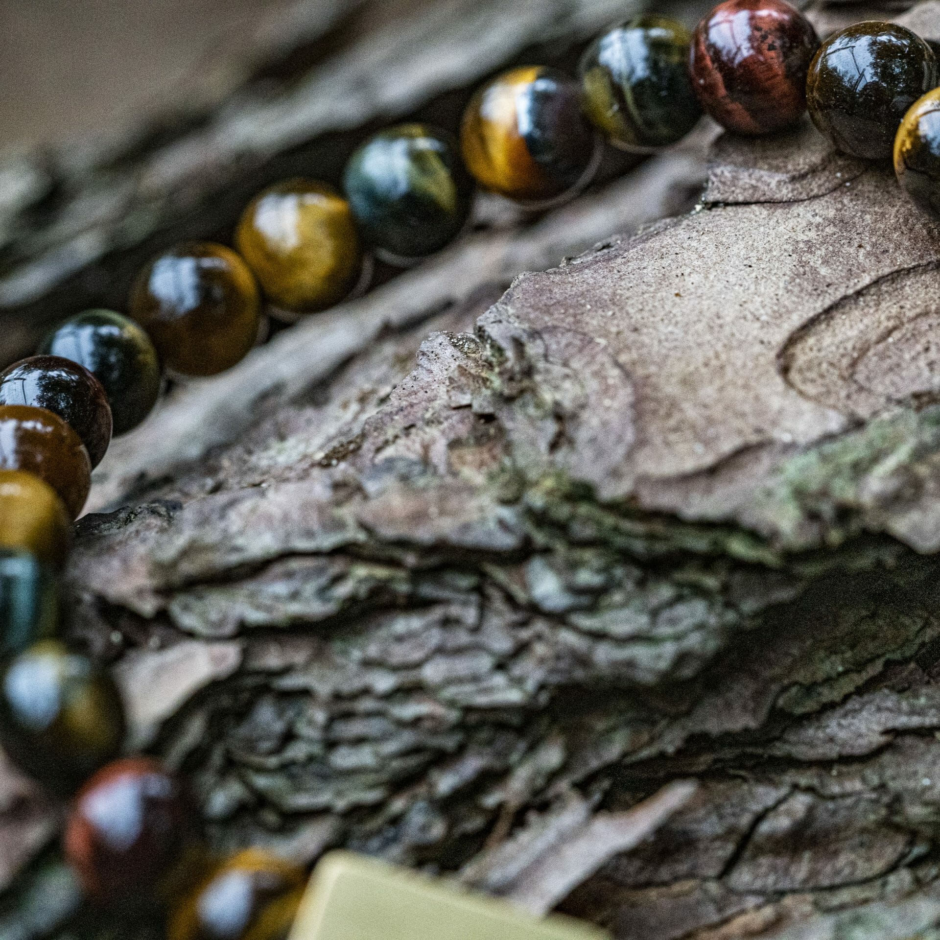Trio Tijger Eye: Gele Tijgeroog, Valkenoog (blauw) en Stierenoog (rood) Kralen Armband