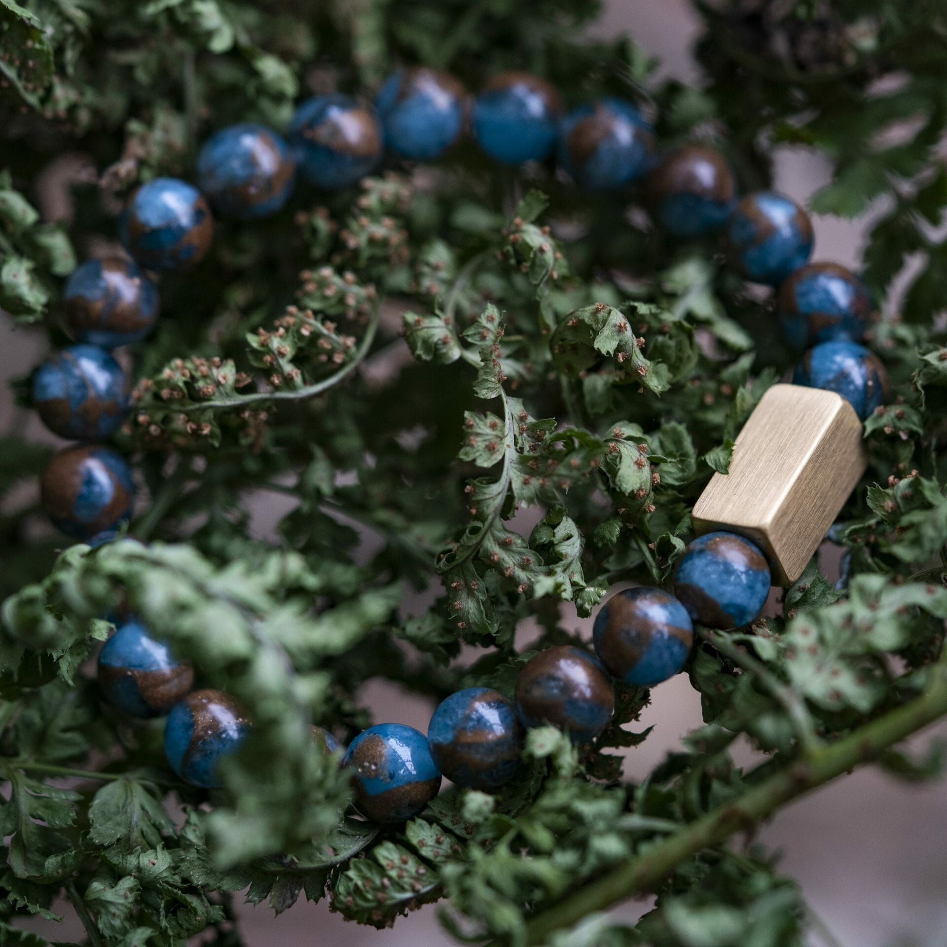 Blauwe Goud-aderige 8mm Natuurstenen kralen armband