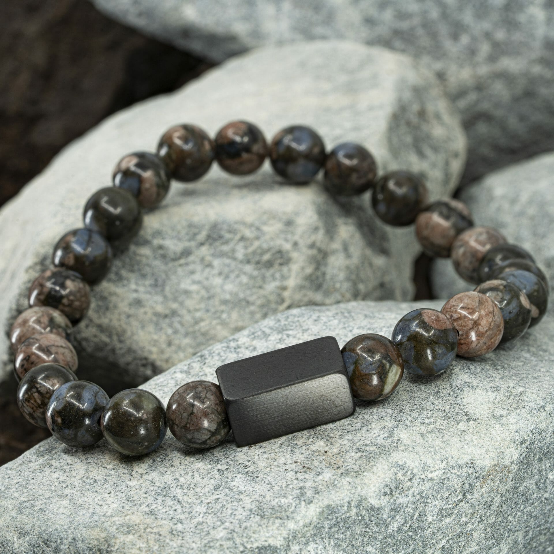 Hades – Zwarte Glaucofaan armband – Kralen 8mm