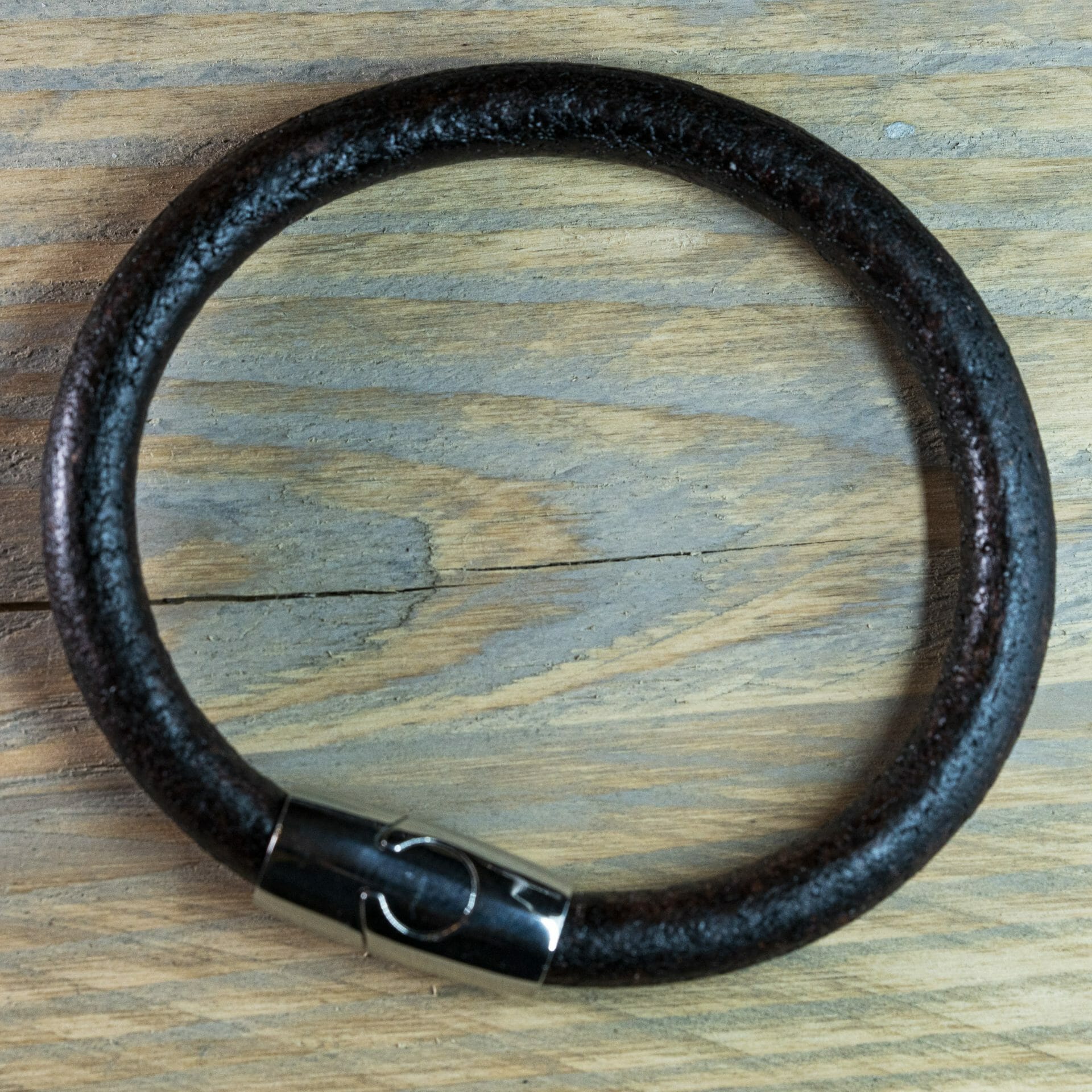 Zwart leren ronde Viking Armband – Sweden