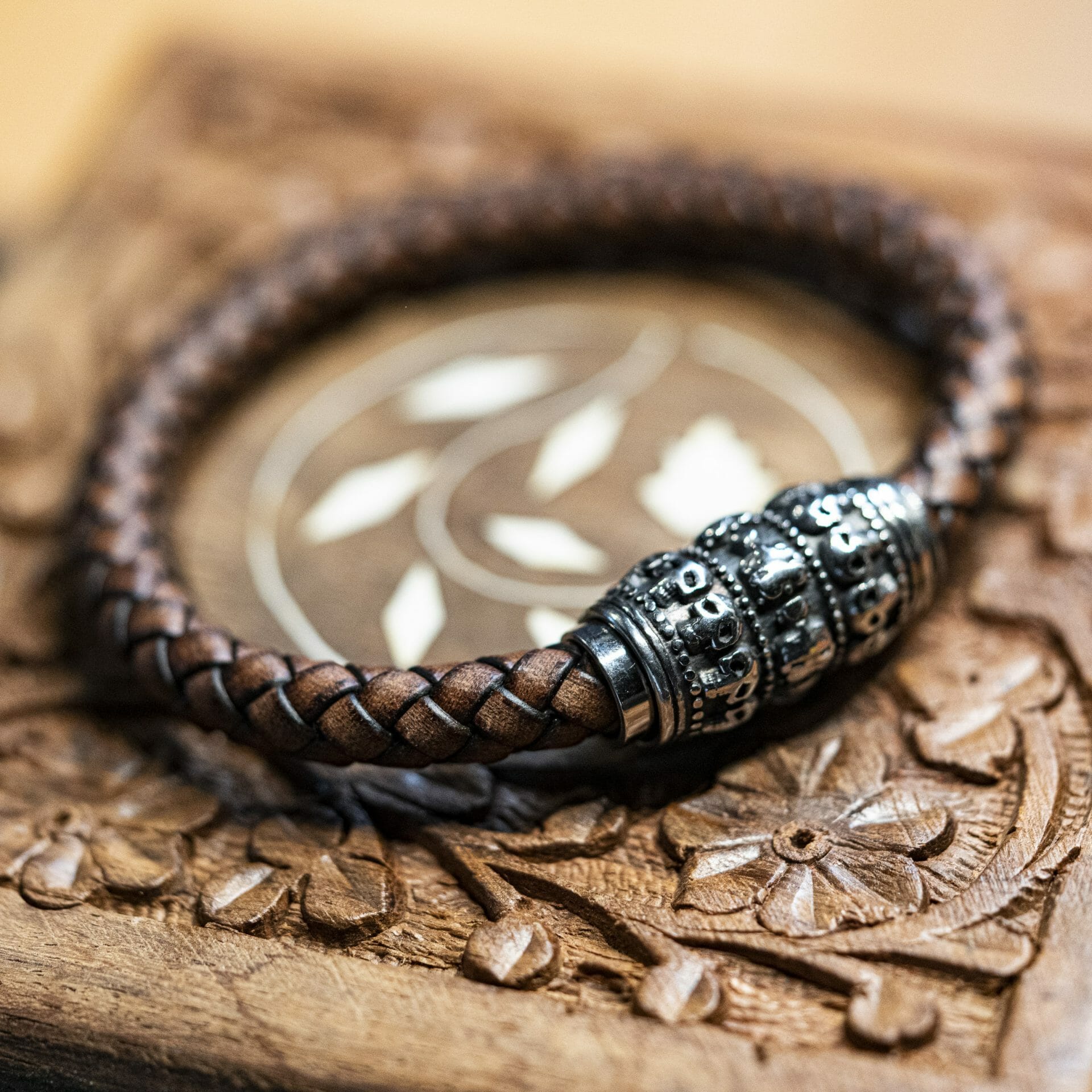 Viking geweven leren Armband – Skulls (schedels) 8mm