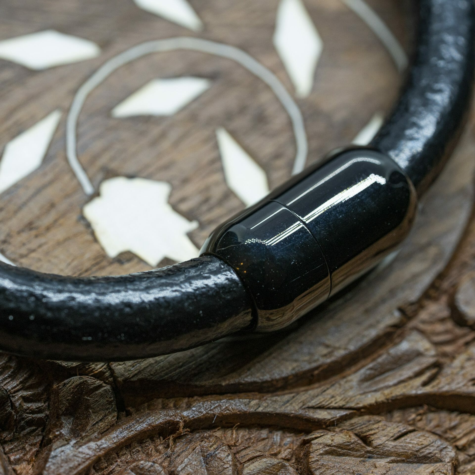 Viking Armband - Zwart leren ronde Finland editie