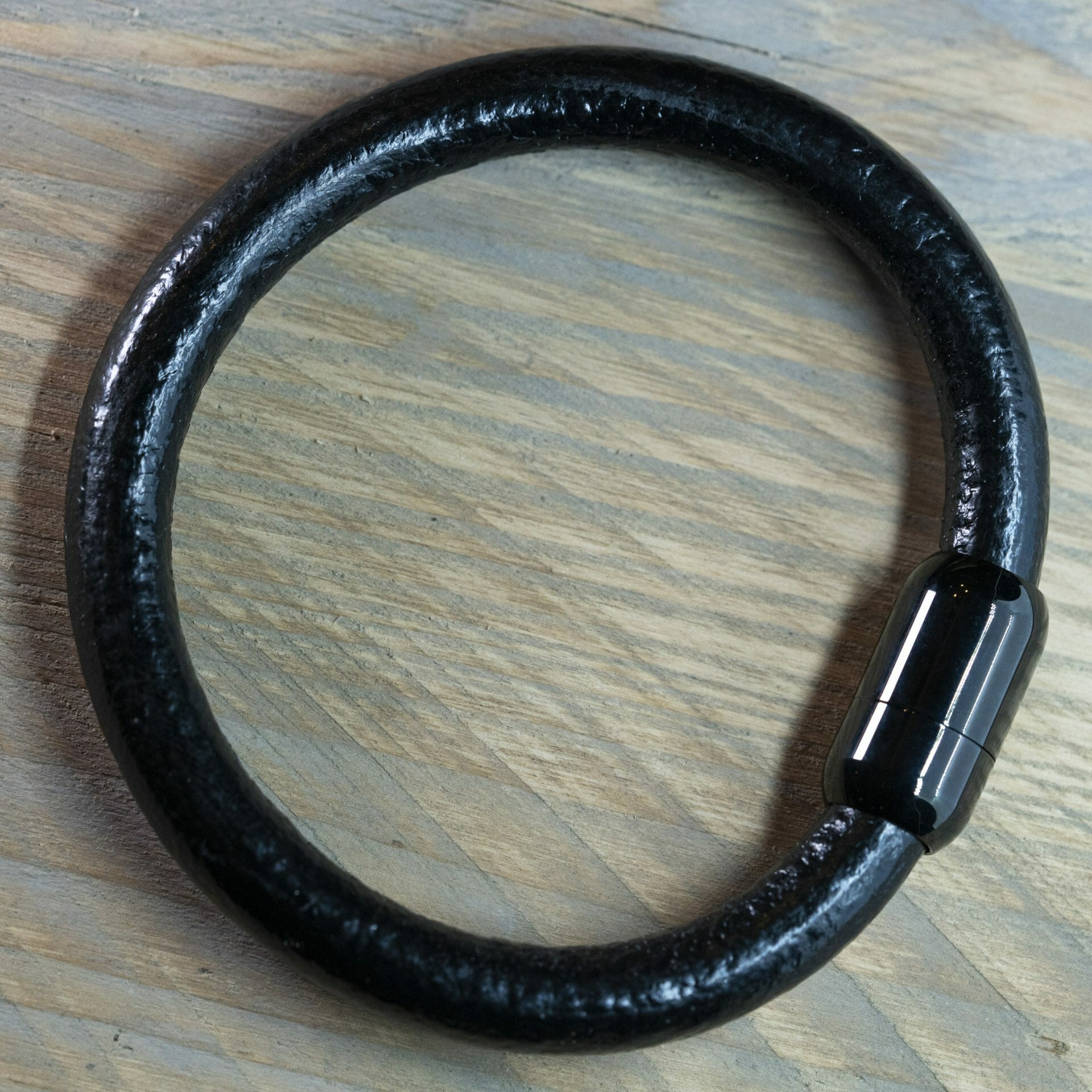 Viking Armband - Zwart leren ronde Finland editie