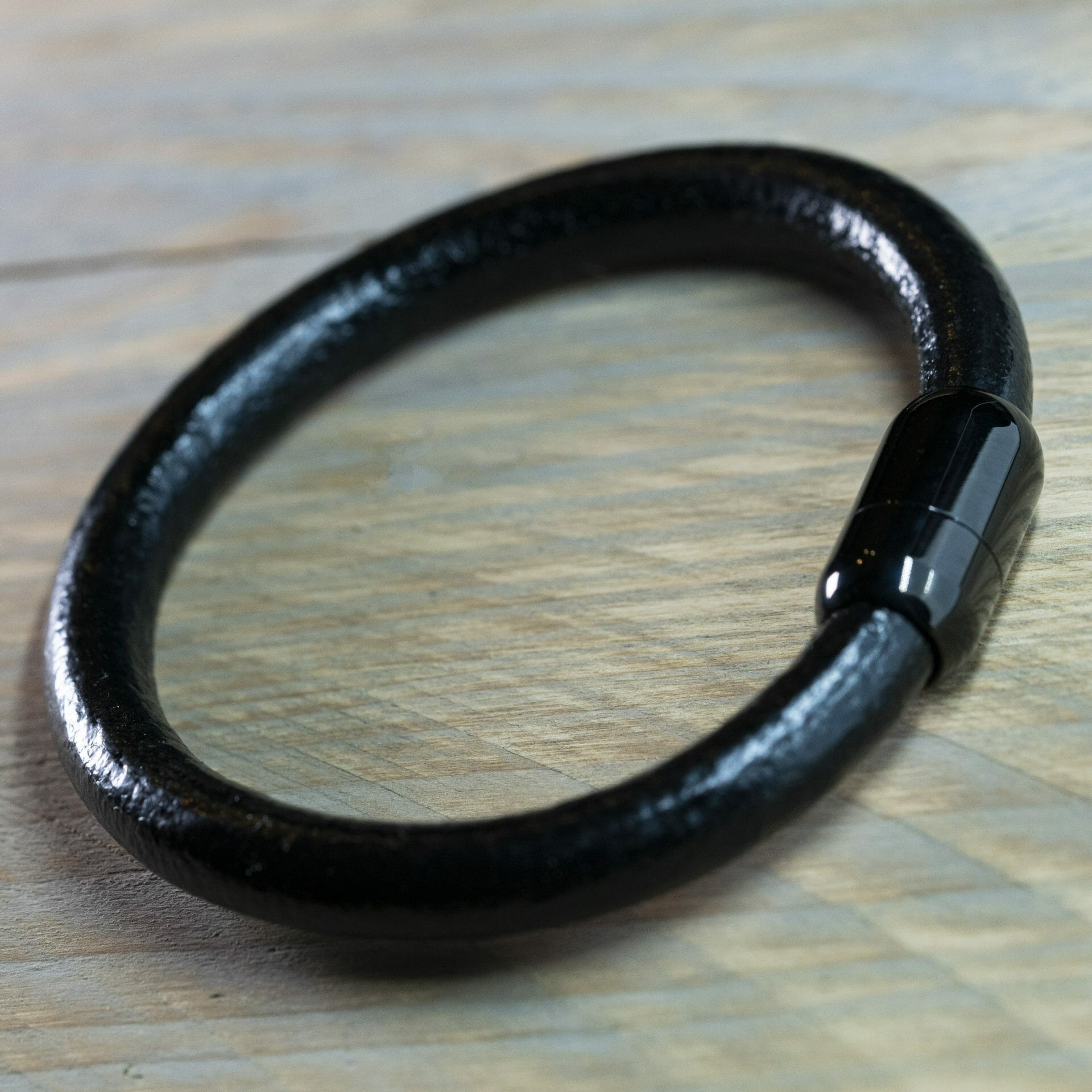 Viking Armband - Zwart leren ronde Finland editie