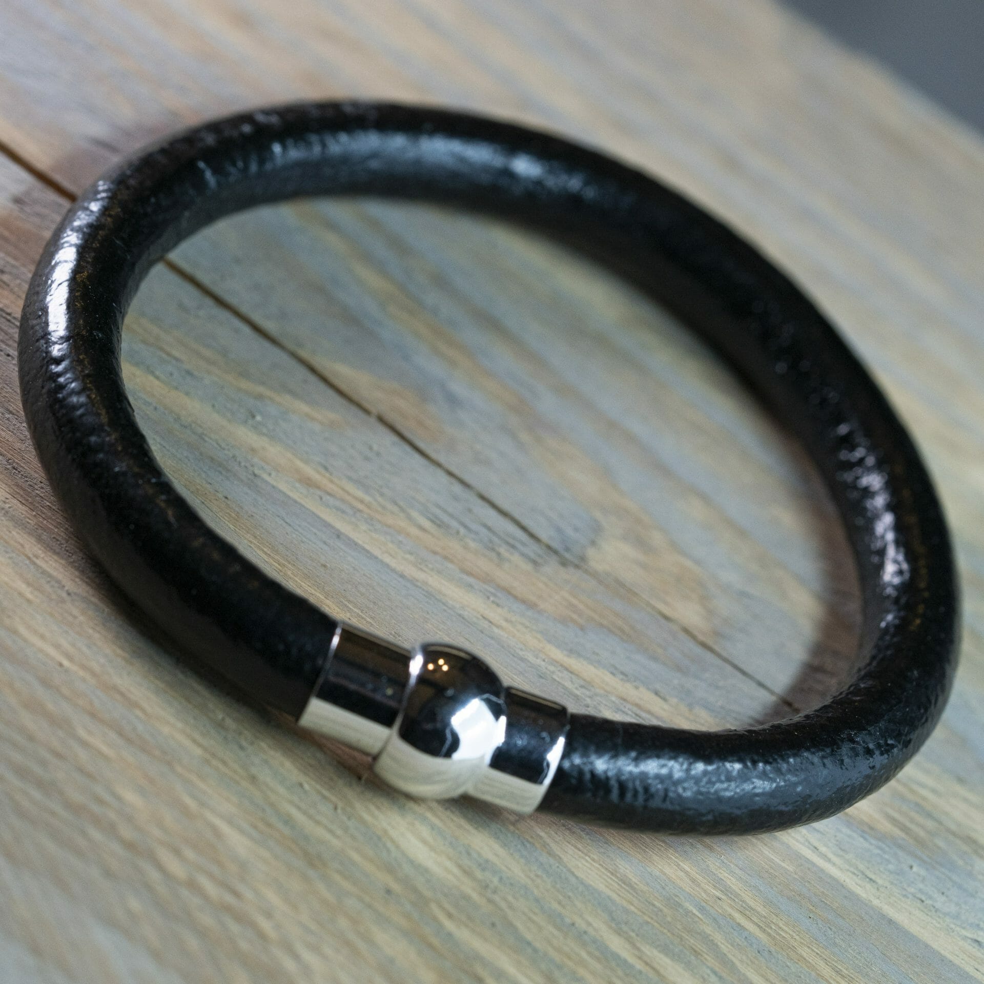 Zwart leren ronde Viking Armband – Sweden