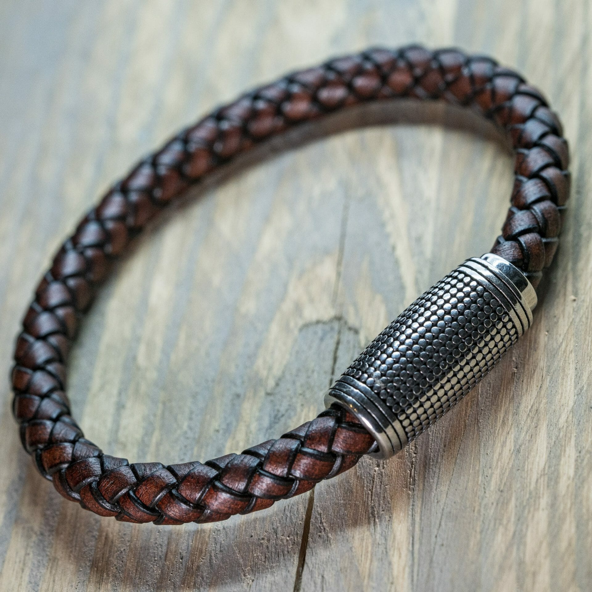 Dragonborn – Robuuste leren Viking Armband 8mm