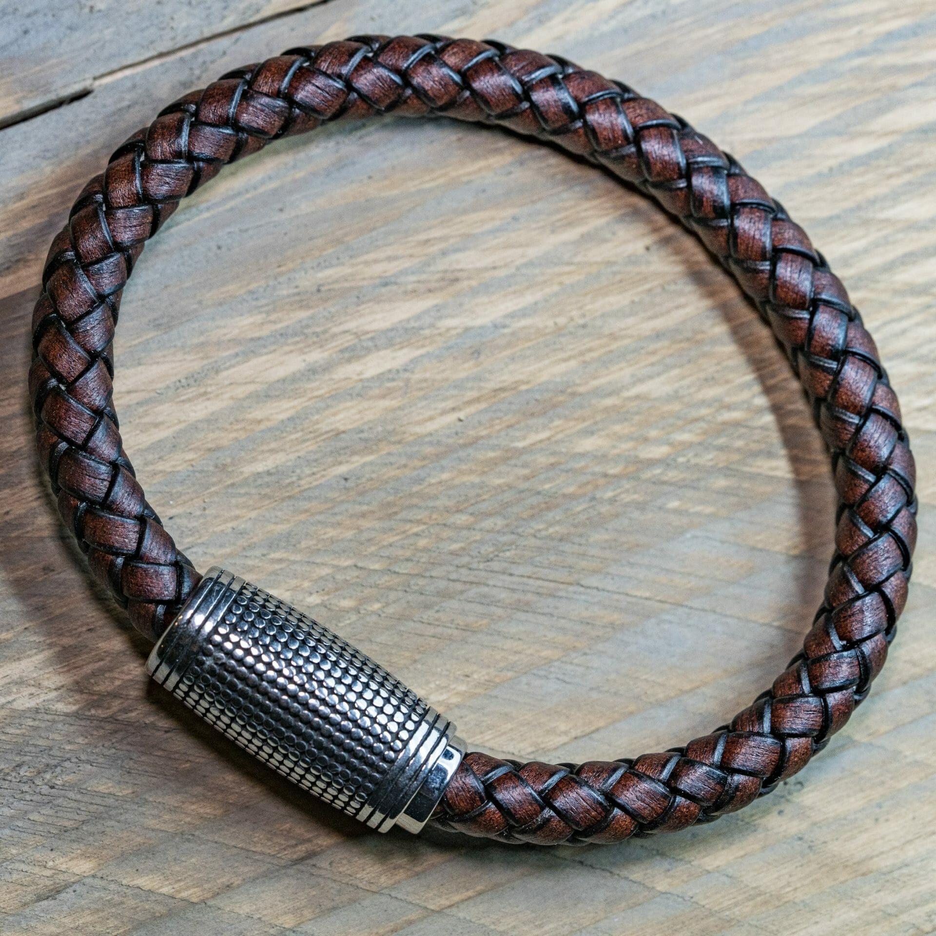 Dragonborn – Robuuste leren Viking Armband 8mm