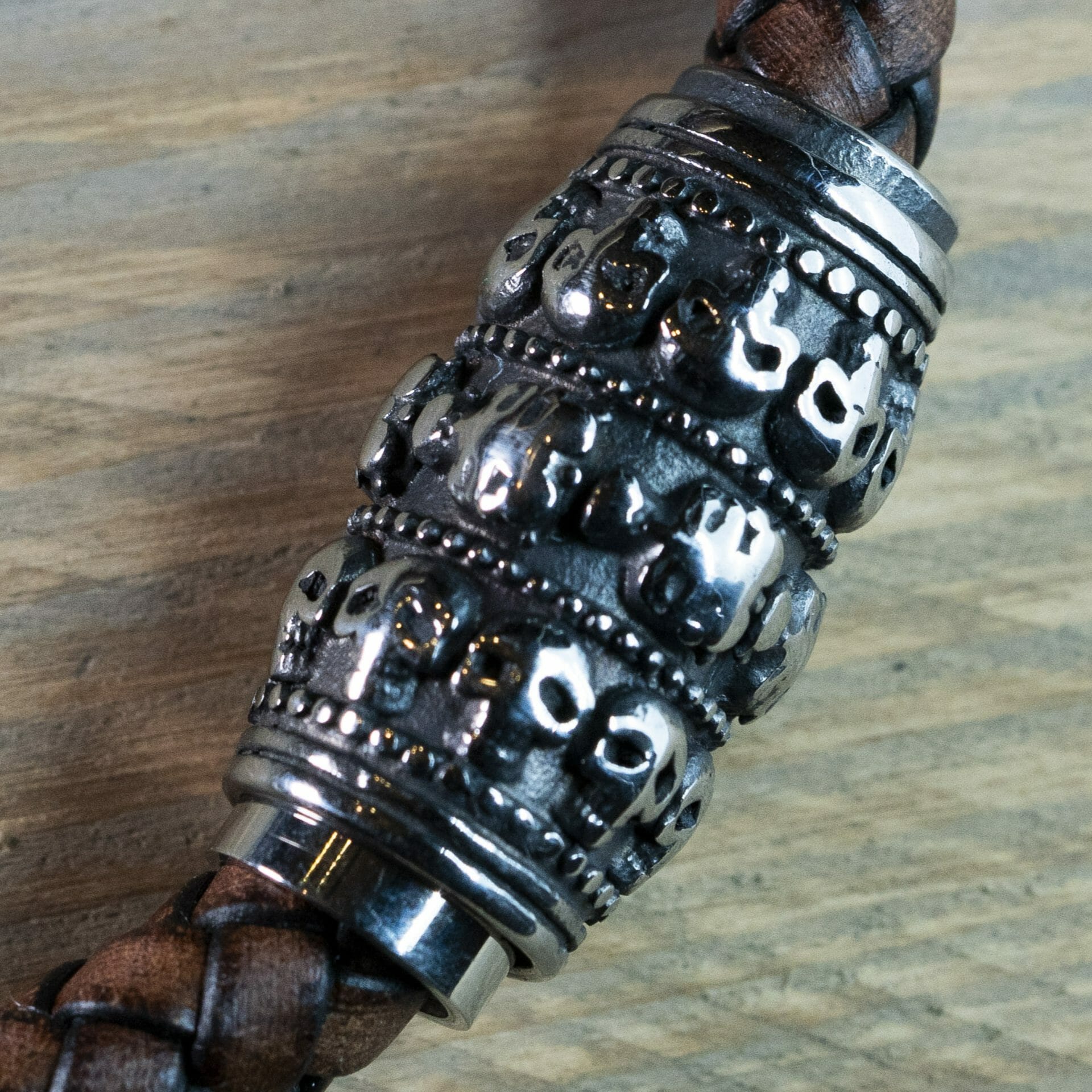 Viking geweven leren Armband – Skulls (schedels) 8mm
