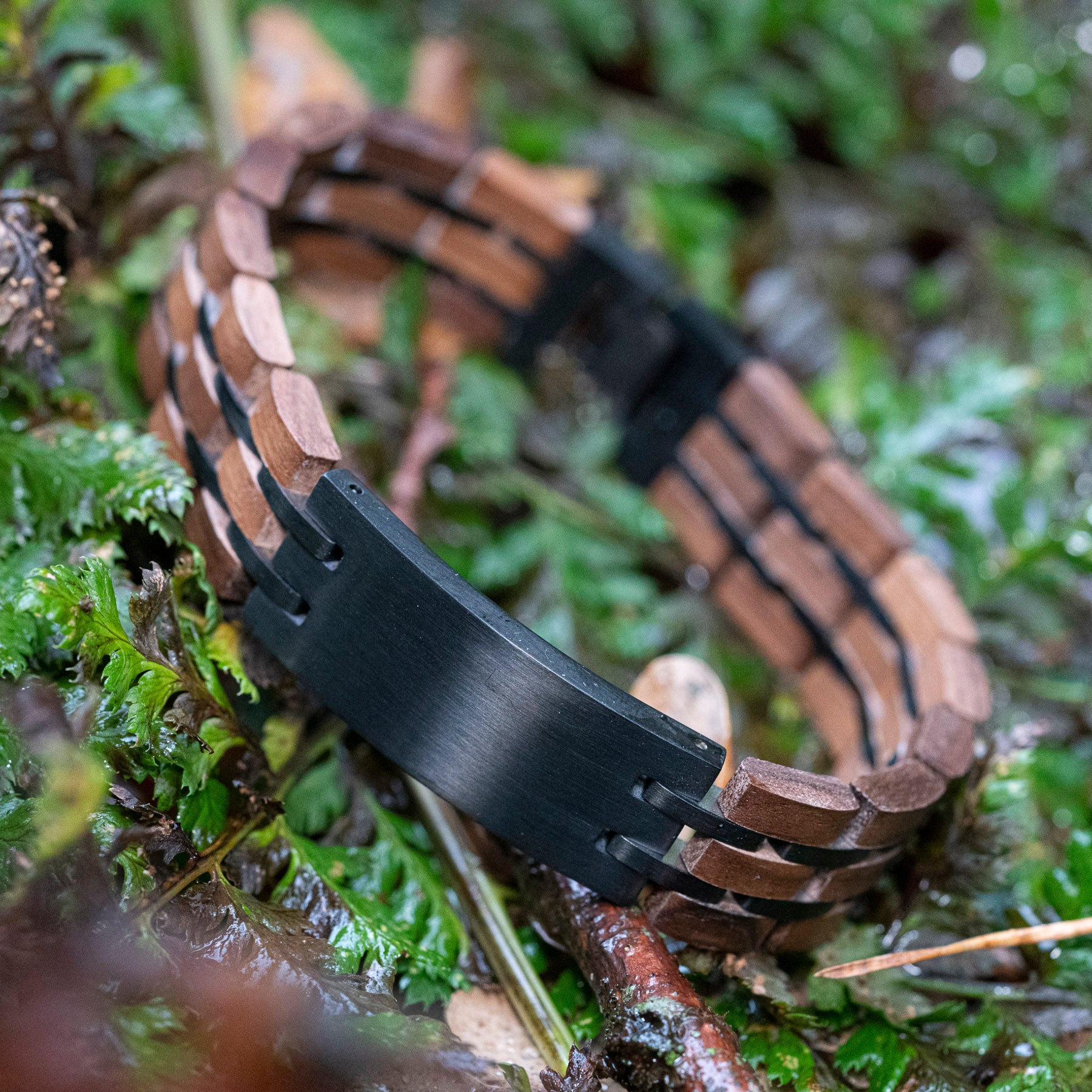 Dark Love (TimberWood) – Walnoten houten armband