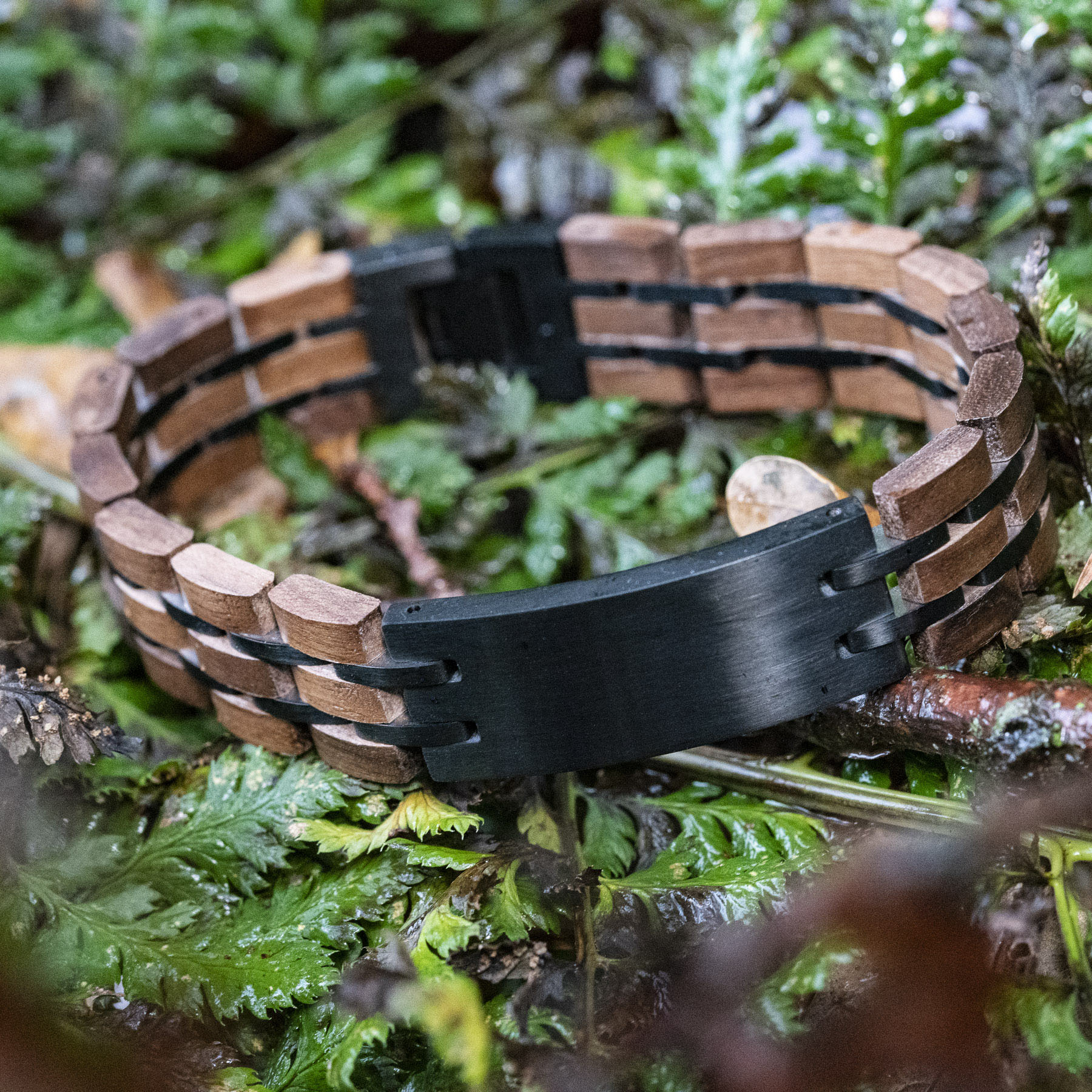 Dark Love (TimberWood) – Walnoten houten armband