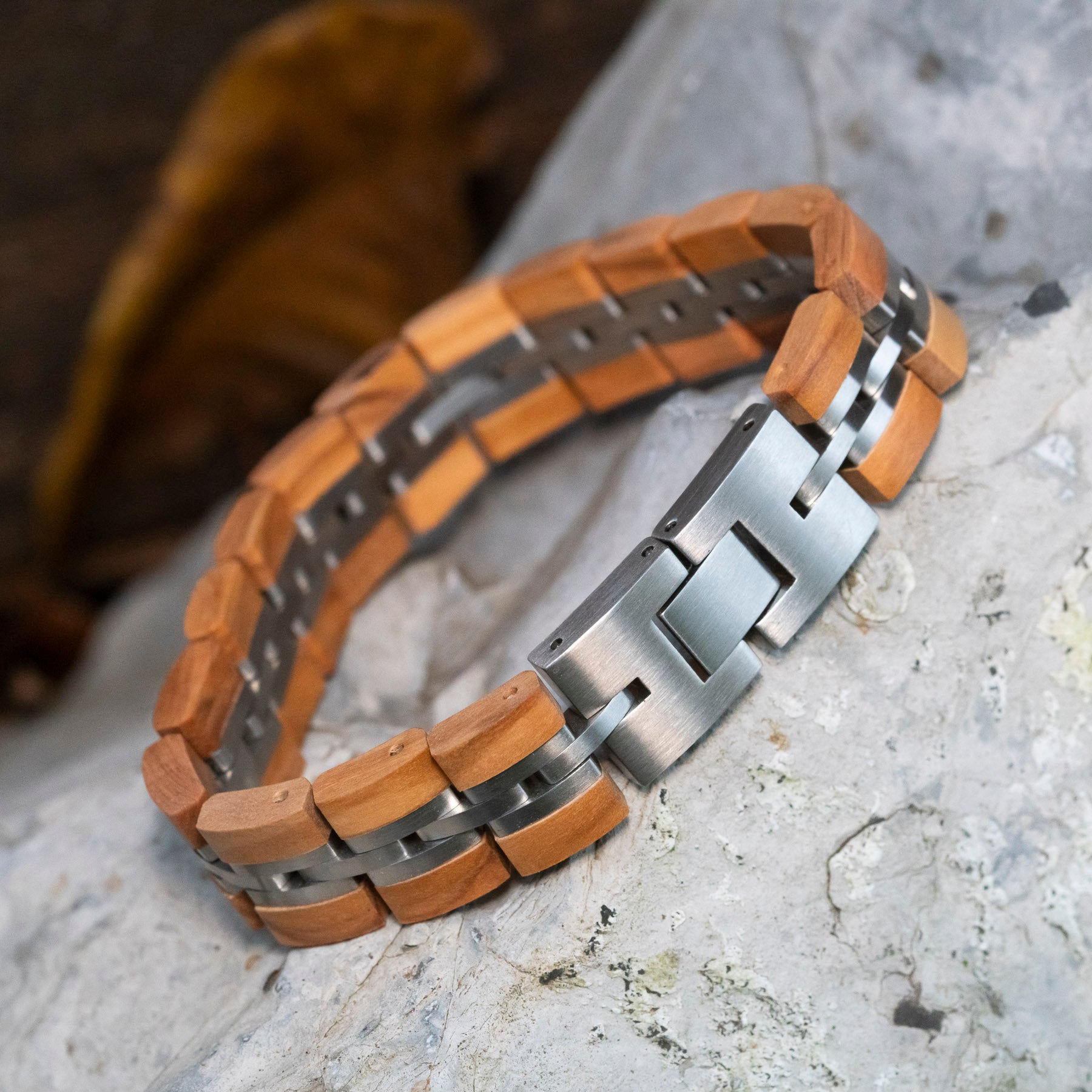 Initialen olijfhouten armband (TimberWood)